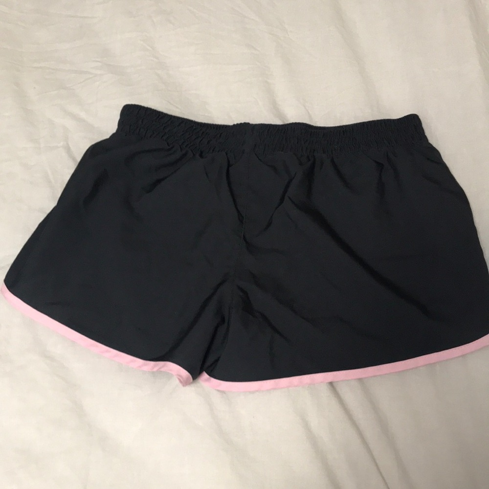 Workout shorts - Picture 2 of 3